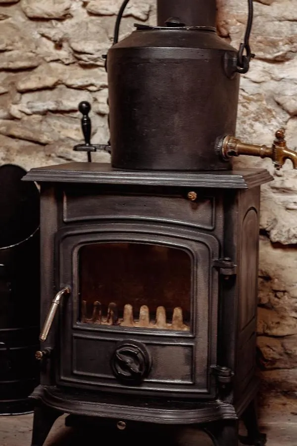 Quirky Tiny Home In York Moors 0*,