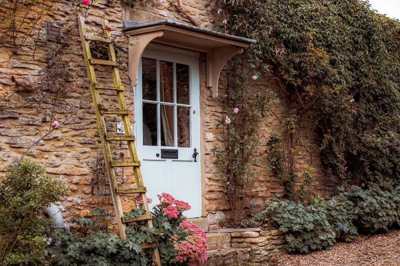 Quirky Tiny Home In York Moors