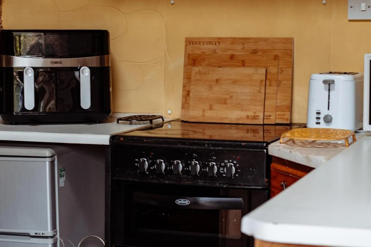 Quirky Tiny Home In York Moors