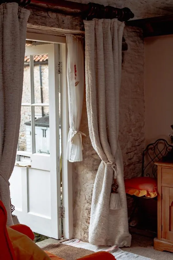 Quirky Tiny Home In York Moors 0*,